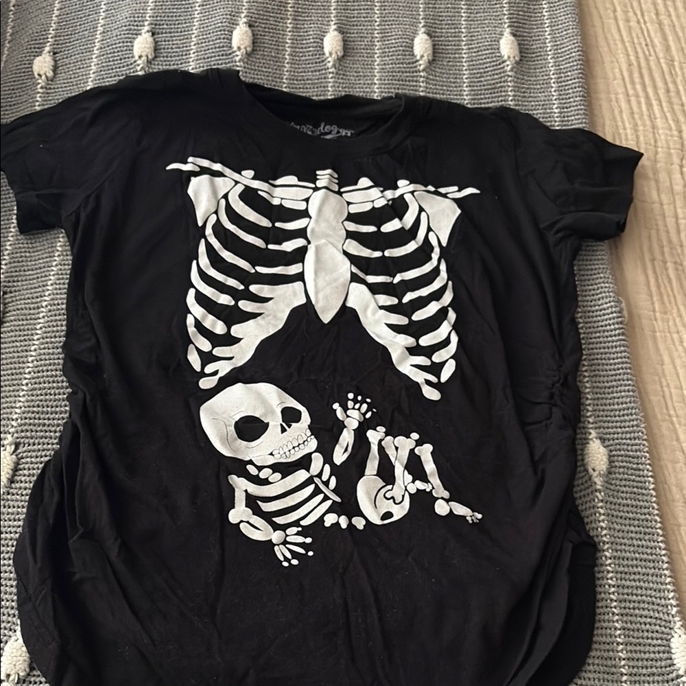 Black Skeleton Graphic T-Shirt